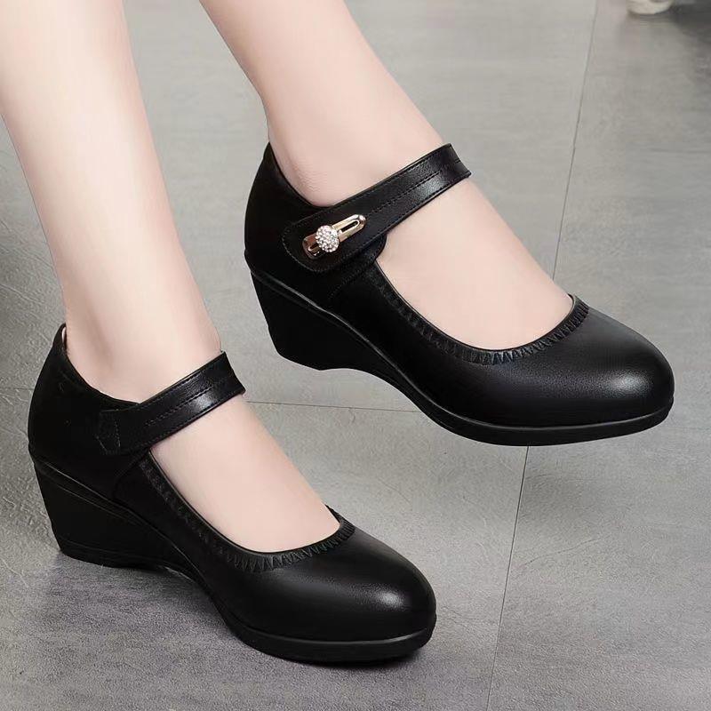 🏆👡[Sizes 35-41]Soft leather shoes with soft sole and non-slip wedge heel for mothers