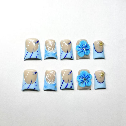 Flor azul de pico corto